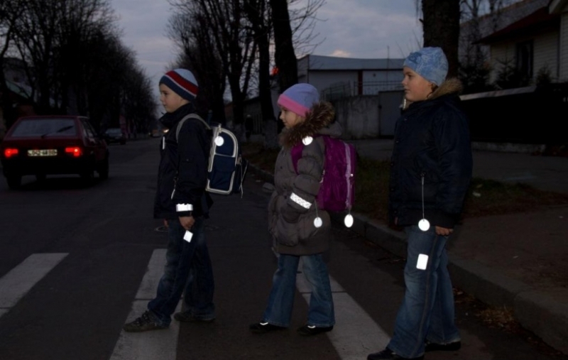 Дети на пешеходном переходе